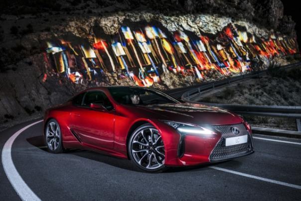 Lexus hat zum LC 500 einen Kurzfilm mit einer besonderen Projektionstechnik gedreht.  Foto:Lexus